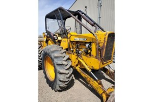 John Deere 440  Skidder